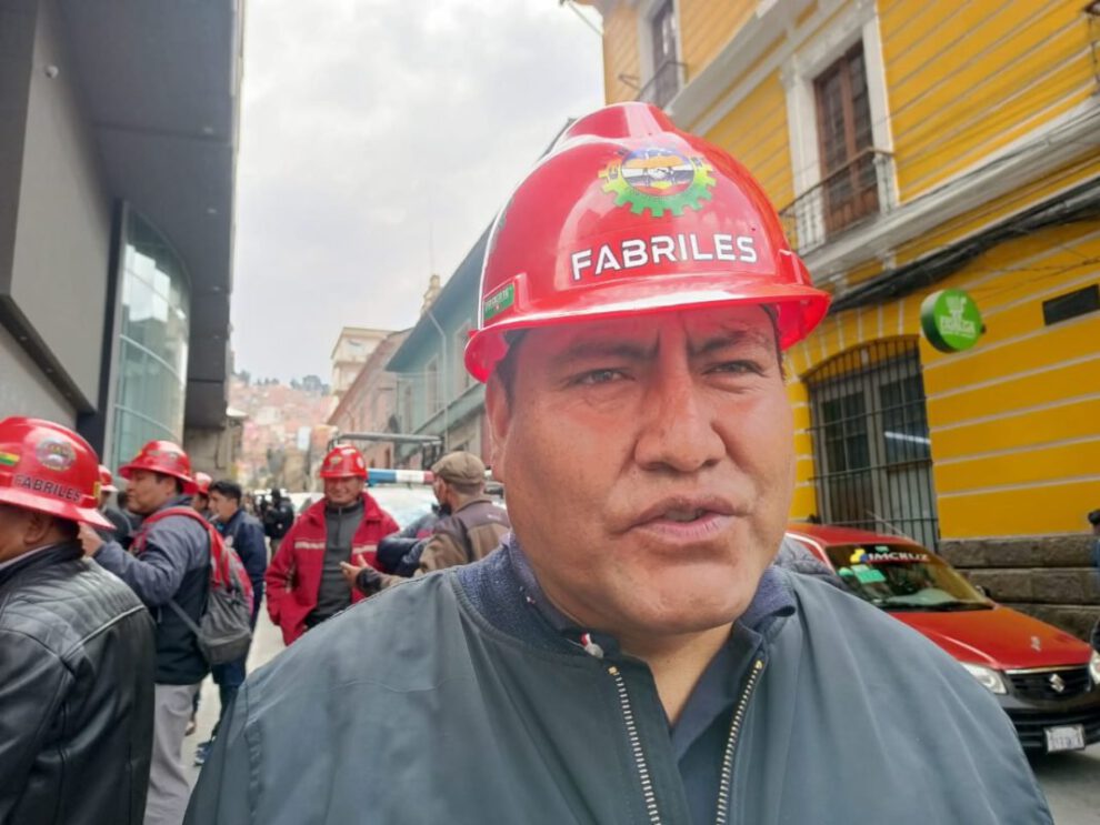 Fabriles presionan por leyes crediticias