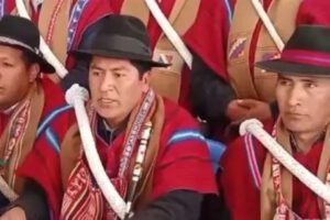 Campesinos de La Paz liderados por David Mamani en paro indefinido