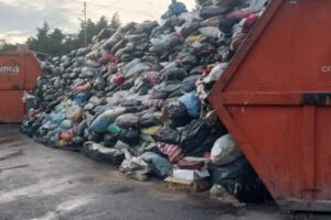 bloqueo del relleno sanitario en K’ara K’ara