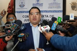 Róger Mariaca se postula para Fiscal General