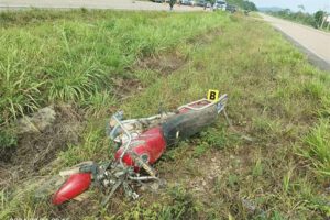 Accidente en Yapacaní con dos fallecidos tras colisión entre motocicleta y camioneta