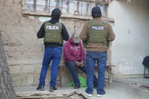 Aprehenden a sujeto con cocaína en bus