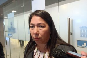 Diálogo nacional tras enfrentamientos en Vila Vila