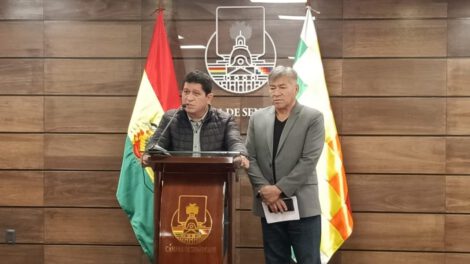 Agresiones en marcha por salvar Bolivia