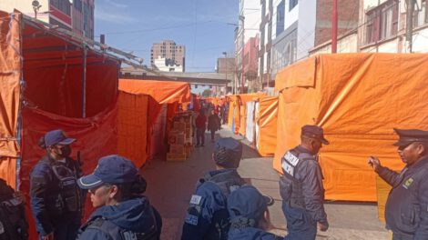 Oruro feriantes desobediencia en la Avenida 6 de Agosto