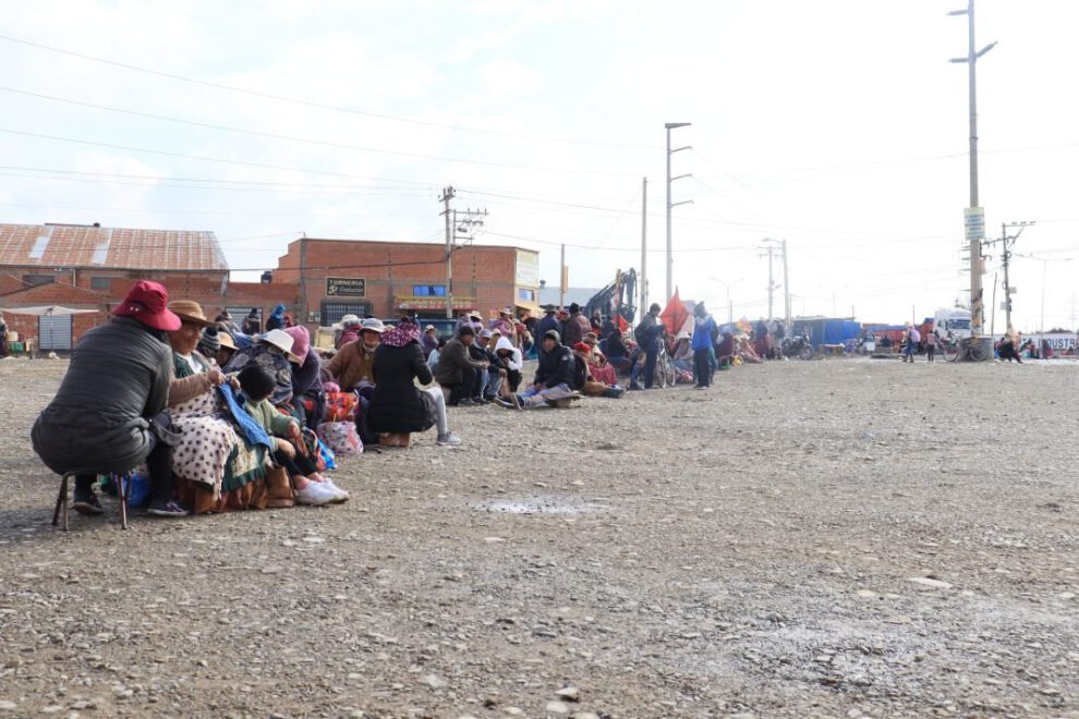 Bloqueos en El Alto causan pérdidas millonarias
