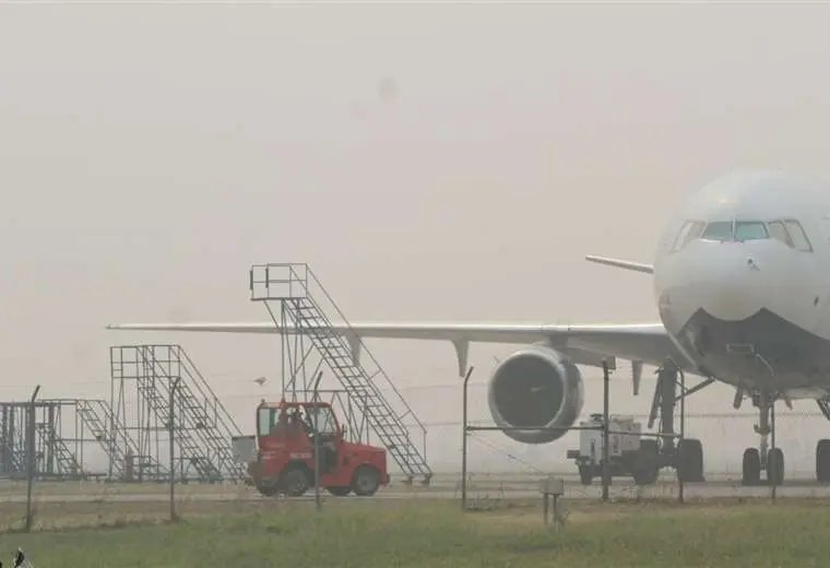Suspensión de operaciones en aeropuertos por humareda