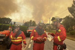 Incendios en Portugal con más de 4.000 efectivos luchando contra las llamas