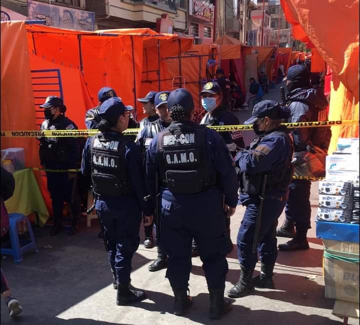 Feria de Temporada en la Avenida 6 de Agosto