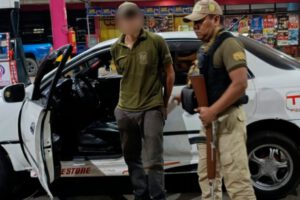 Hombre aprehendido en Cotoca intentando hacerse pasar por policía
