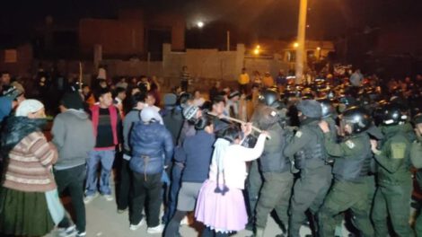 Enfrentamientos en K’ara K’ara por desbloqueo de acceso