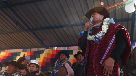 Evo Morales habla durante movilización hacia La Paz