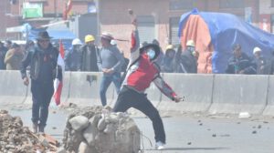 Disturbios en El Alto durante enfrentamiento entre seguidores de Arce y Morales