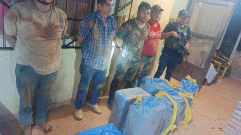 Enfrentamiento entre Felcn y narcotraficantes en Guarayos