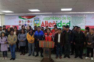 Eva Copa denuncia provocaciones de seguidores del MAS