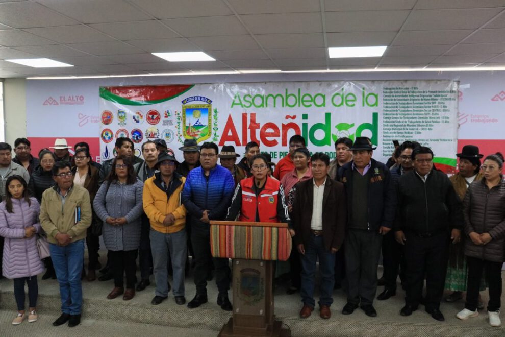 Eva Copa denuncia provocaciones de seguidores del MAS