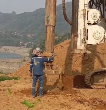 La Administradora Boliviana de Carreteras inicia la perforación para construir el Puente Mapiri