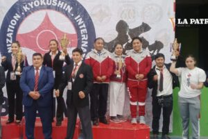 Oruro tercer lugar karate en torneo nacional