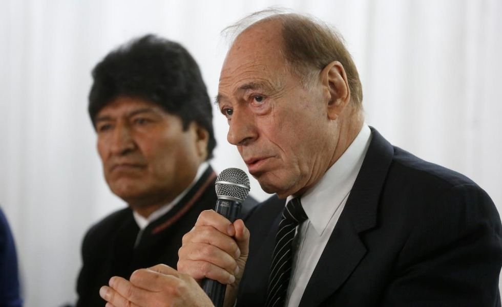 César Siles denuncia irregularidades en gestión de Wilfredo Chávez