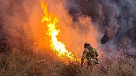 Falta de recursos para incendios en Bolivia