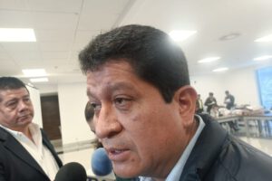 Bolivia necesita respuestas según el senador Luis Adolfo Flores