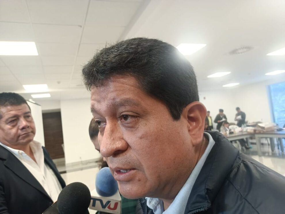 Bolivia necesita respuestas según el senador Luis Adolfo Flores