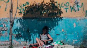 Pobreza urbana en Argentina alcanza casi el 53% en 2024