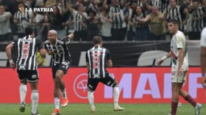 Jugadores de Botafogo celebran la clasificación en la Copa Libertadores
