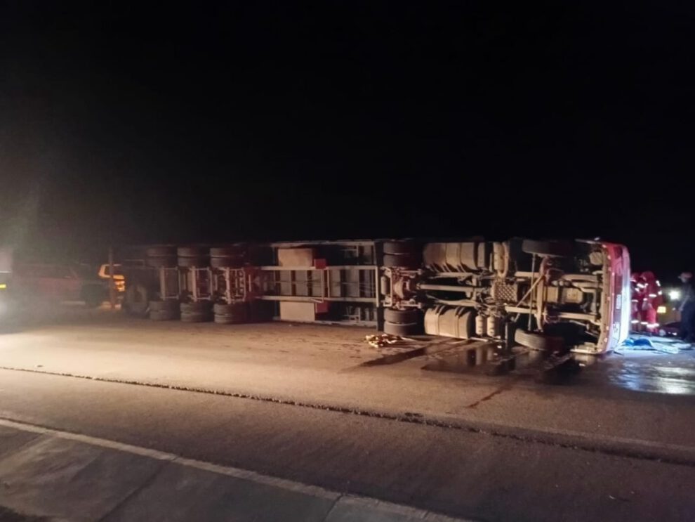 Conductor muere atrapado en accidente de tráfico