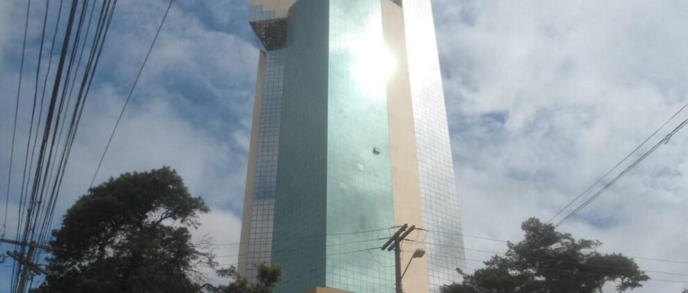 Allanamiento en derechos reales de Santa Cruz