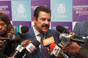 Manfred Reyes Villa inicia recolección de firmas para establecer su agrupación política