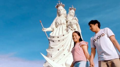 Fotograma del tráiler de Verdades que son mentiras