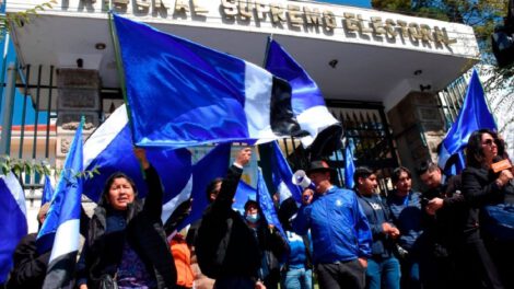 Pacto de Unidad discute crisis económica y contrabando