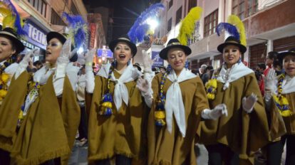 Recorrido nocturno de la Morenada Central Oruro en el Jach’a Uru 2024