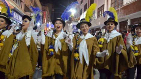 Recorrido nocturno de la Morenada Central Oruro en el Jach’a Uru 2024