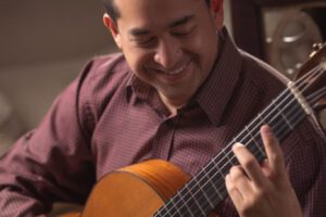 Marcos Puña presenta Mundo en Guitarra