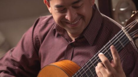 Marcos Puña presenta Mundo en Guitarra