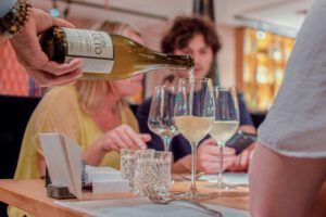 vinos y singanis bolivianos en evento en Ámsterdam