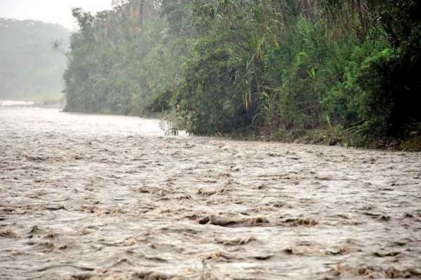 Hombre muere ahogado en el río Tres Arroyos