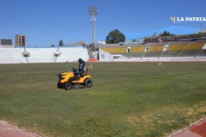 pintado de graderías en el estadio Jesús Bermúdez