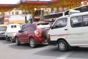 Filas por diésel en Santa Cruz