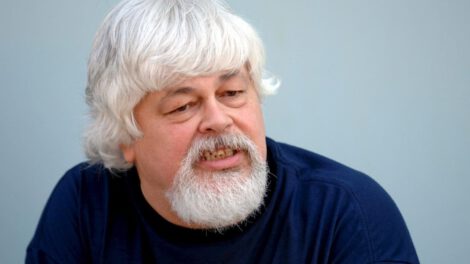 Paul Watson en prisión preventiva por extradición a Japón