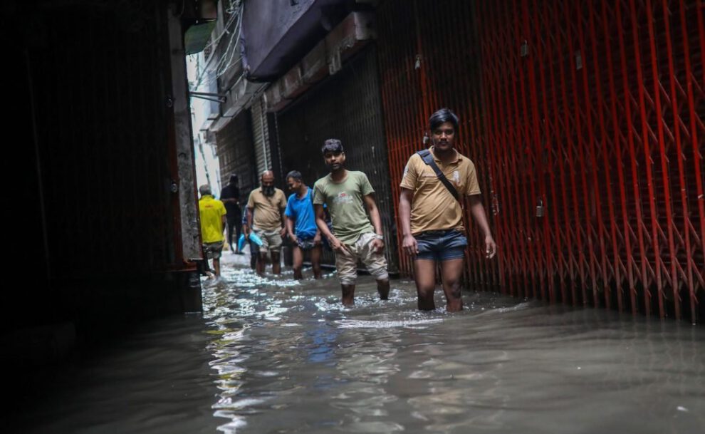 inundaciones en Daca tras lluvias torrenciales