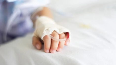 Niño potosino supera leucemia mieloide aguda gracias a un trasplante de médula ósea