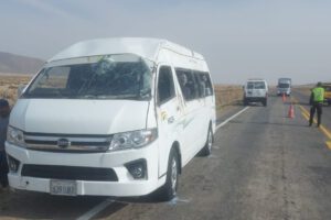 Accidente de minibús en Oruro dejando a seis personas heridas