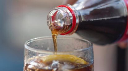 Consumo de bebidas azucaradas aumenta el riesgo de accidente cerebrovascular