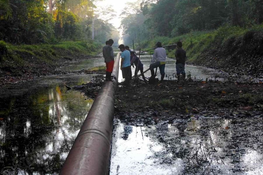 Derrame de crudo en el río Pastaza afecta comunidades indígenas