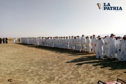 Limpieza del Lago Uru Uru por más de mil voluntarios