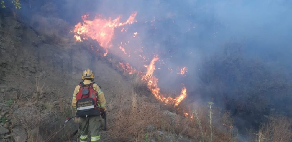 Incendio forestal Parque Nacional Tunari afecta la zona de Bella Vista