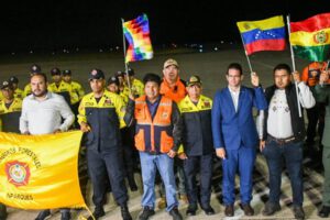 Bomberos venezolanos en Bolivia para combatir incendios